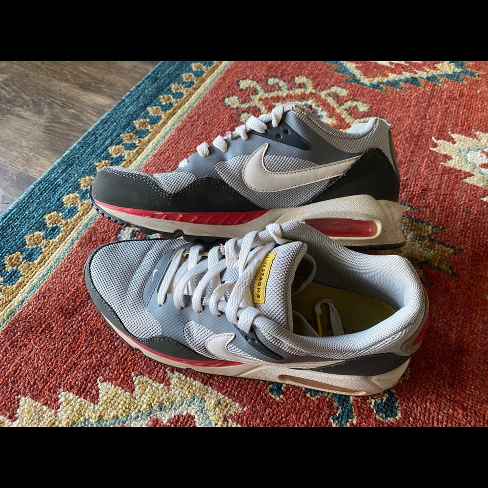 Nike Air Max Livestrong Sneaker